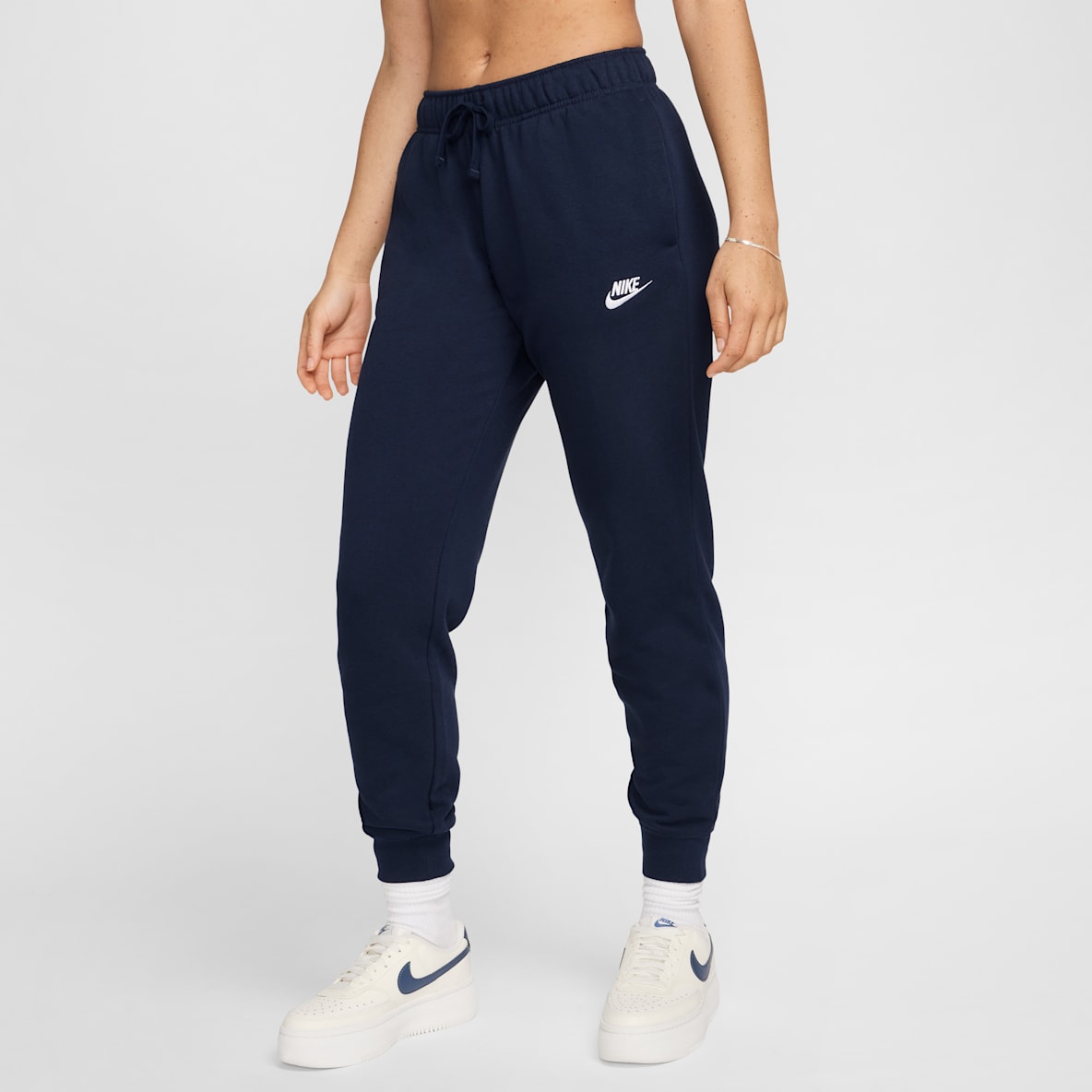 Nike Sportswear Club Fleece Joggers de tiro medio para mujer