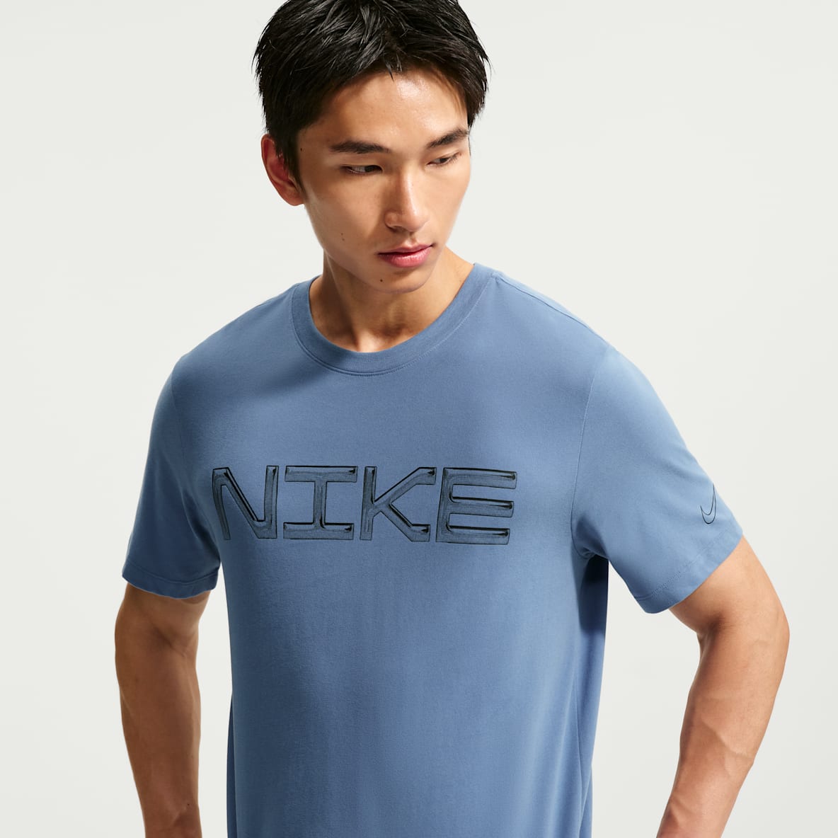 Nike เสื้อยืดเทรนนิ่งผู้ชาย Dri-FIT