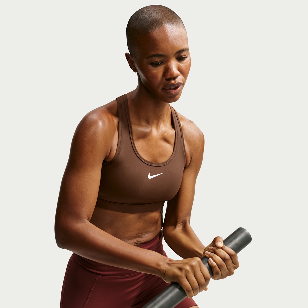 Nike Swoosh Gepolsterter Sport-BH mit mittlerem Halt
