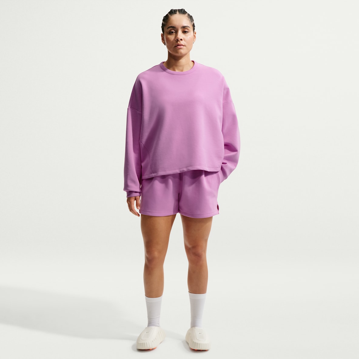 Nike 24.7 ImpossiblySoft Women's Dri-FIT Mid-Rise Loose 4" Shorts