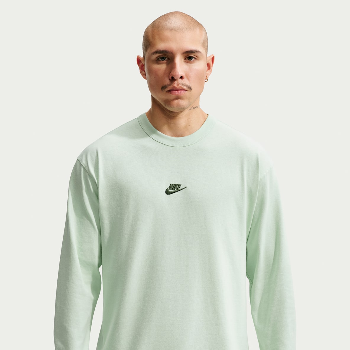 Nike Sportswear Premium Essentials Men's Long-Sleeve T-Shirt
