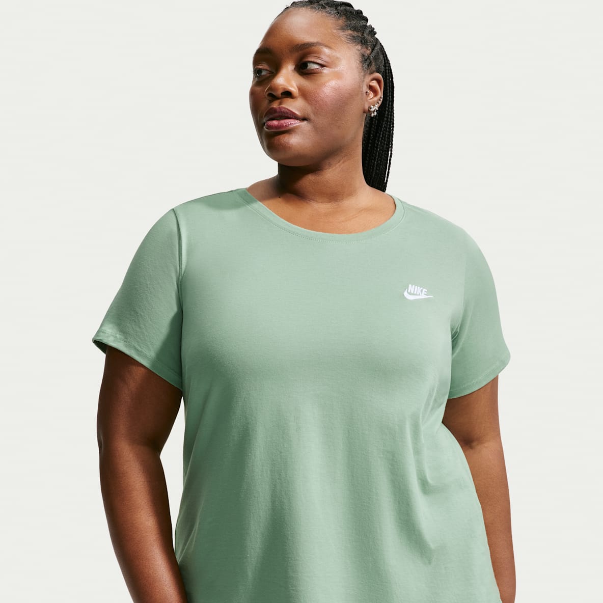 Nike Sportswear Club Essentials Women's T-Shirt (Plus Size)