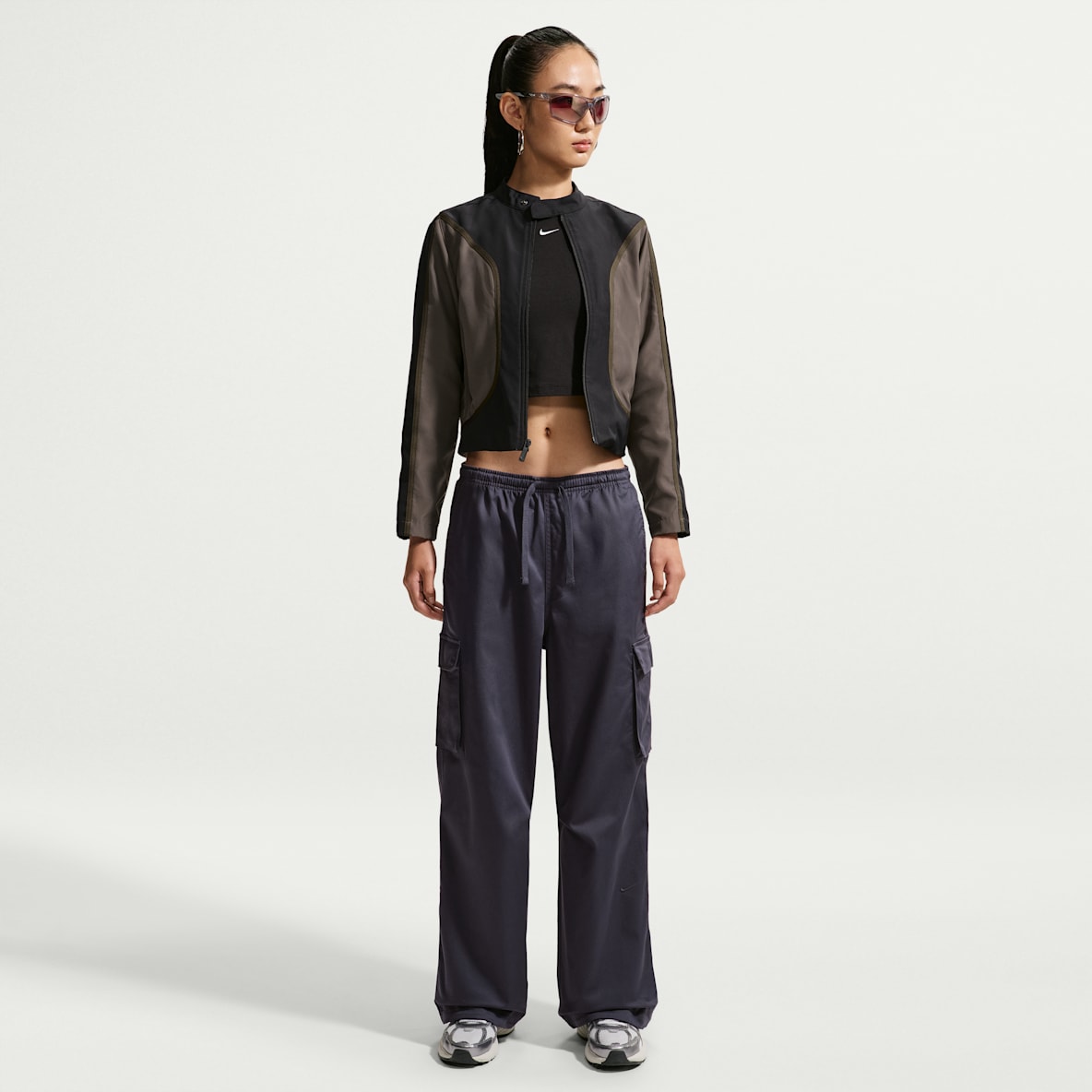 Nike Sportswear Women's Loose Mid-Rise Utility Cargo Pants