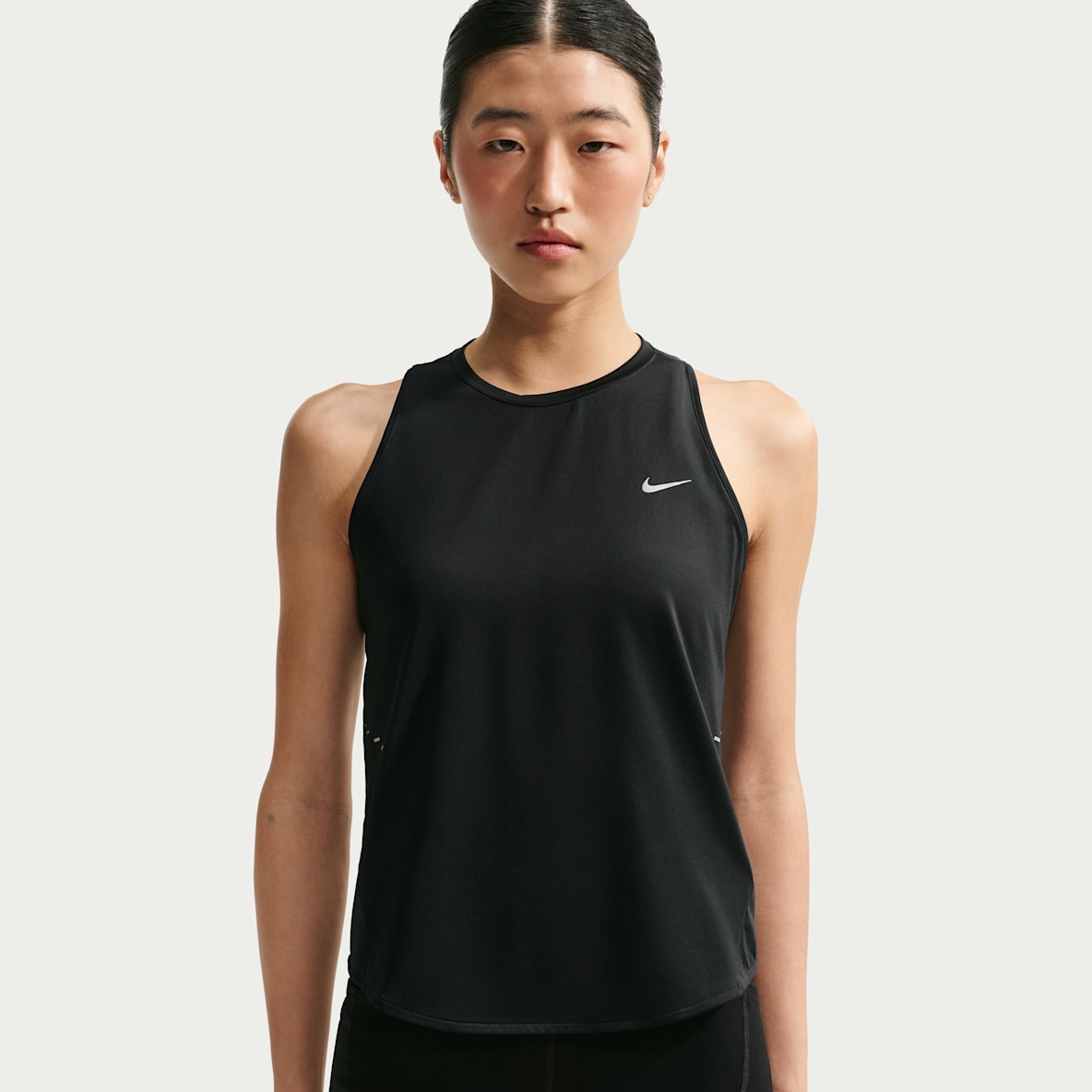 Nike Swift เสื้อกล้ามวิ่งผู้หญิง Dri-FIT