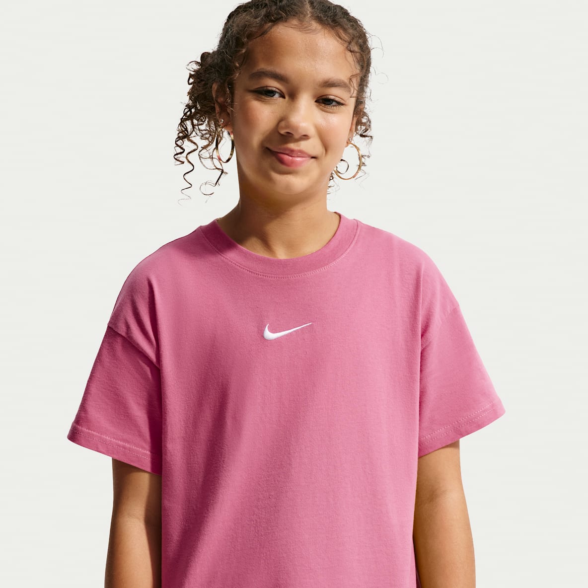 Nike Sportswear Essential Older Kids' (Girls') T-Shirt