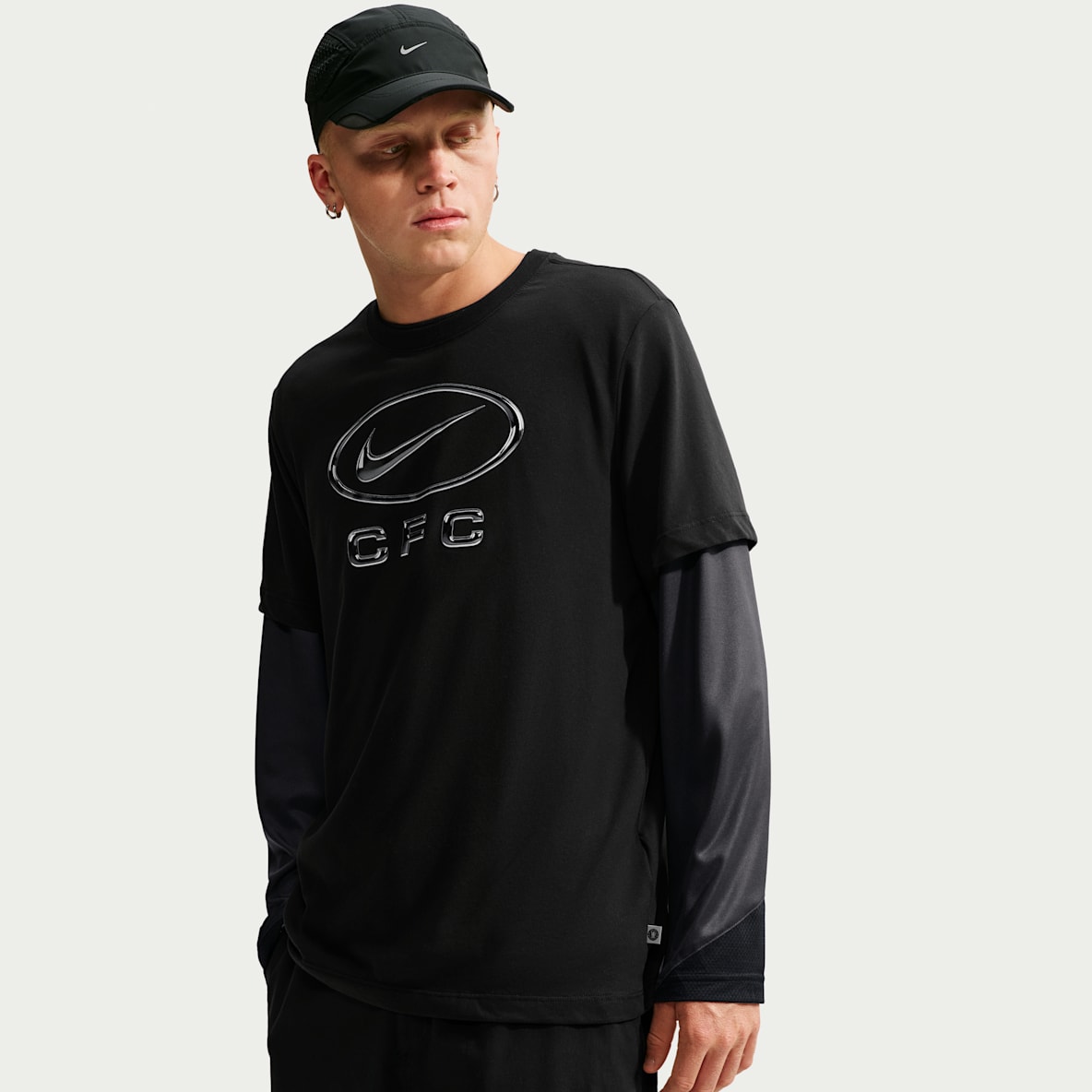 Chelsea F.C. Nike Men's Swoosh Football T-Shirt