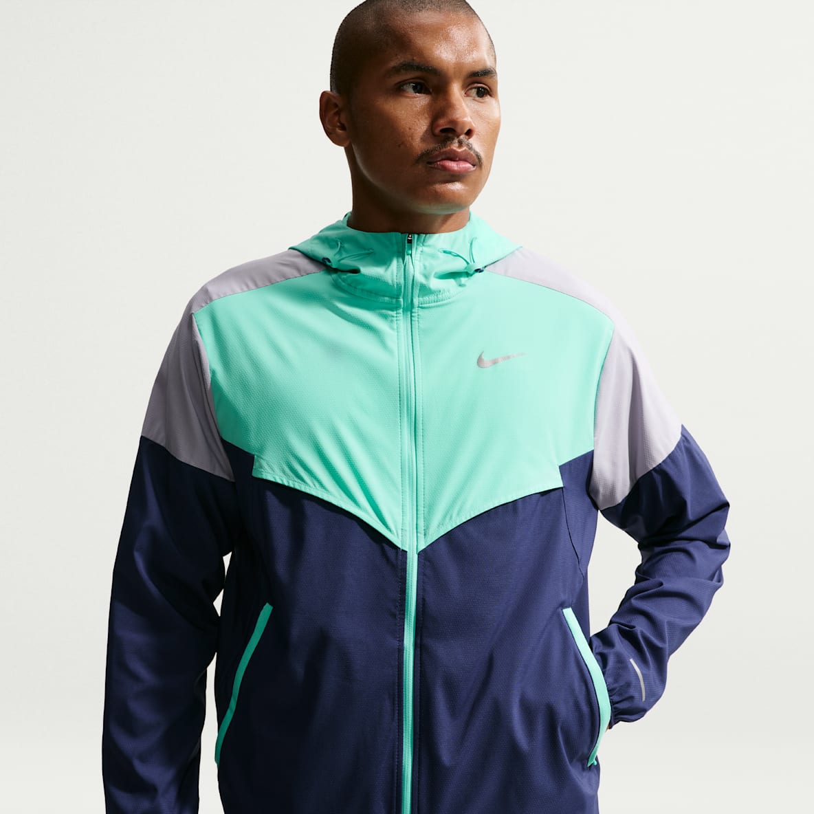 Nike Impossibly Light Windrunner Laufjacke (Herren)