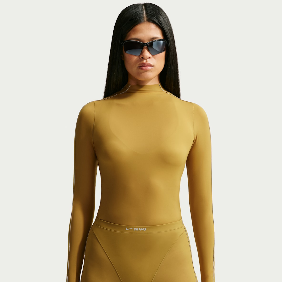 NikeSKIMS Weightless Women's Mock-Neck Long-Sleeve Top
