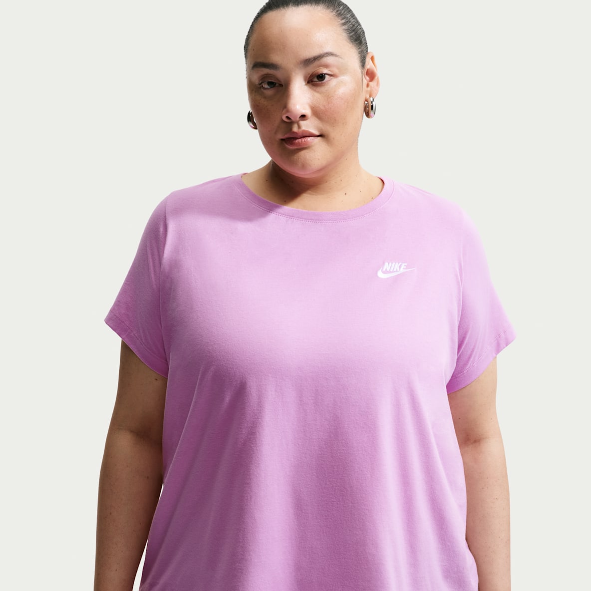 Nike Sportswear Club Essentials Women's T-Shirt (Plus Size)