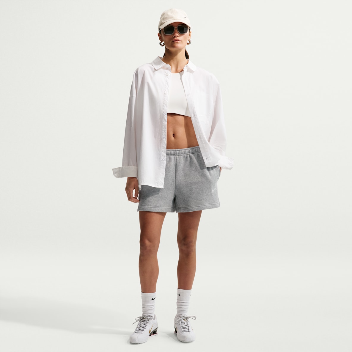 Nike Studio Fleece aus mittelschwerem Material Shorts mit mittelhohem Bund (Damen)