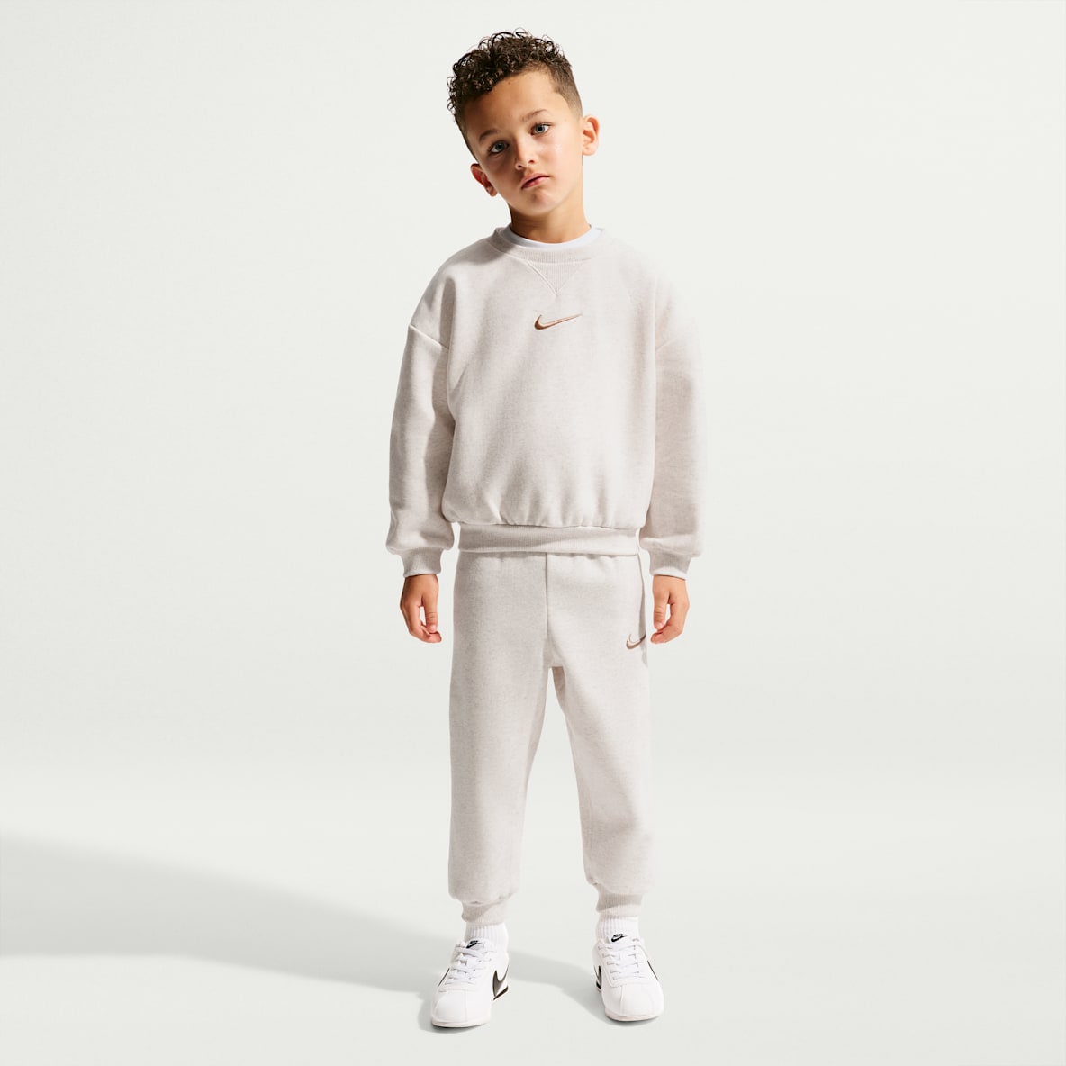 Nike Todelt Essential-crewtrøjesæt i fleece til mindre børn