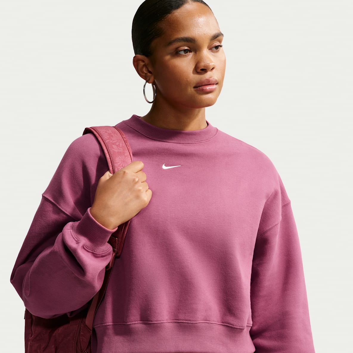 Nike Studio Fleece Medium Weight Sudadera de cuello redondo cropped oversized para mujer