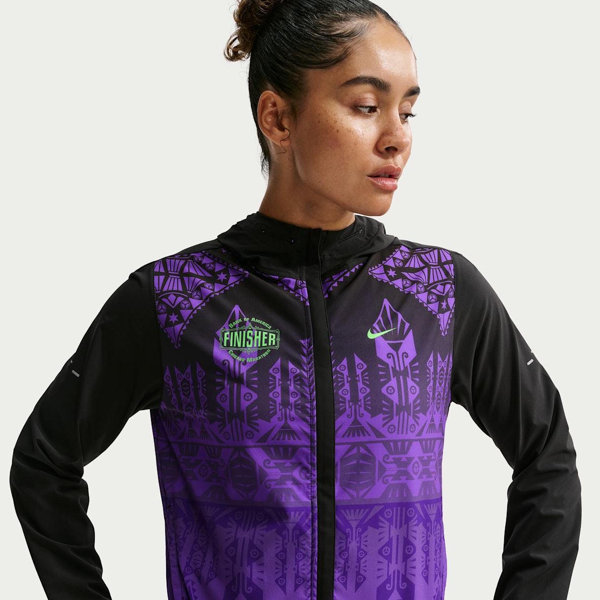 Nike Swift Chamarra de correr Repel plegable para mujer