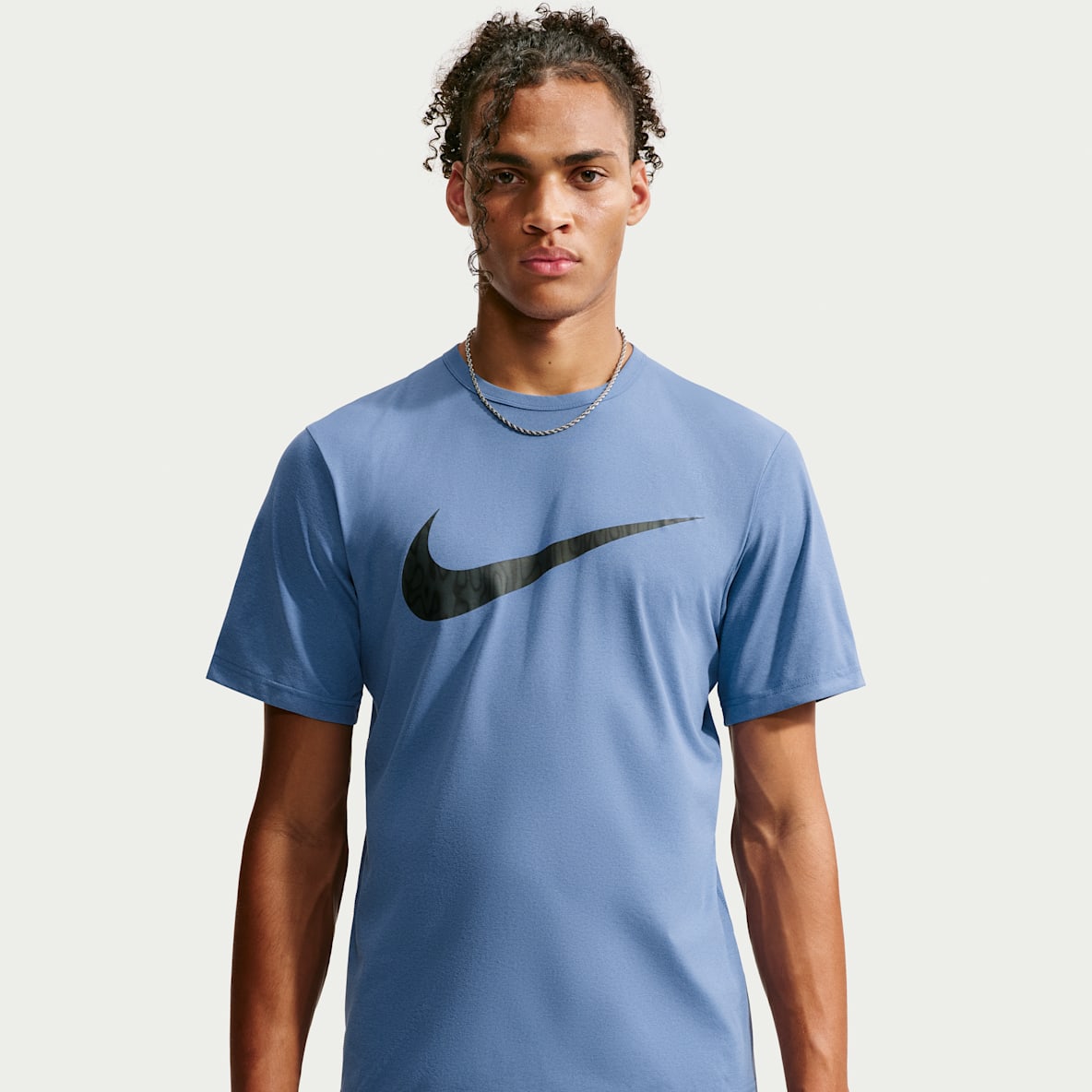 Nike Hyverse Playera de entrenamiento Dri-FIT con protección contra los rayos UV para hombre