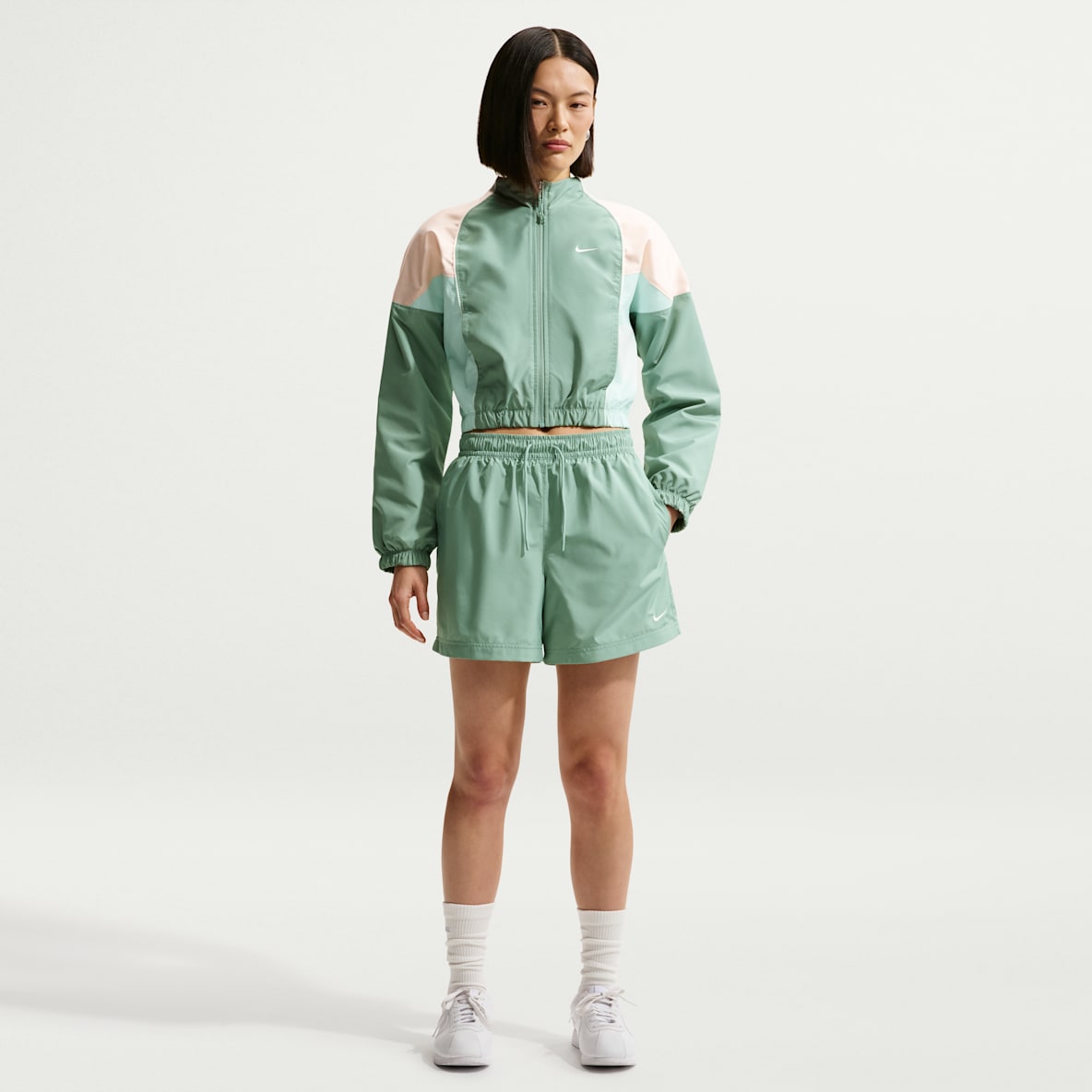 나이키 스포츠웨어 클래식 우븐 여성 미드라이즈 쇼츠