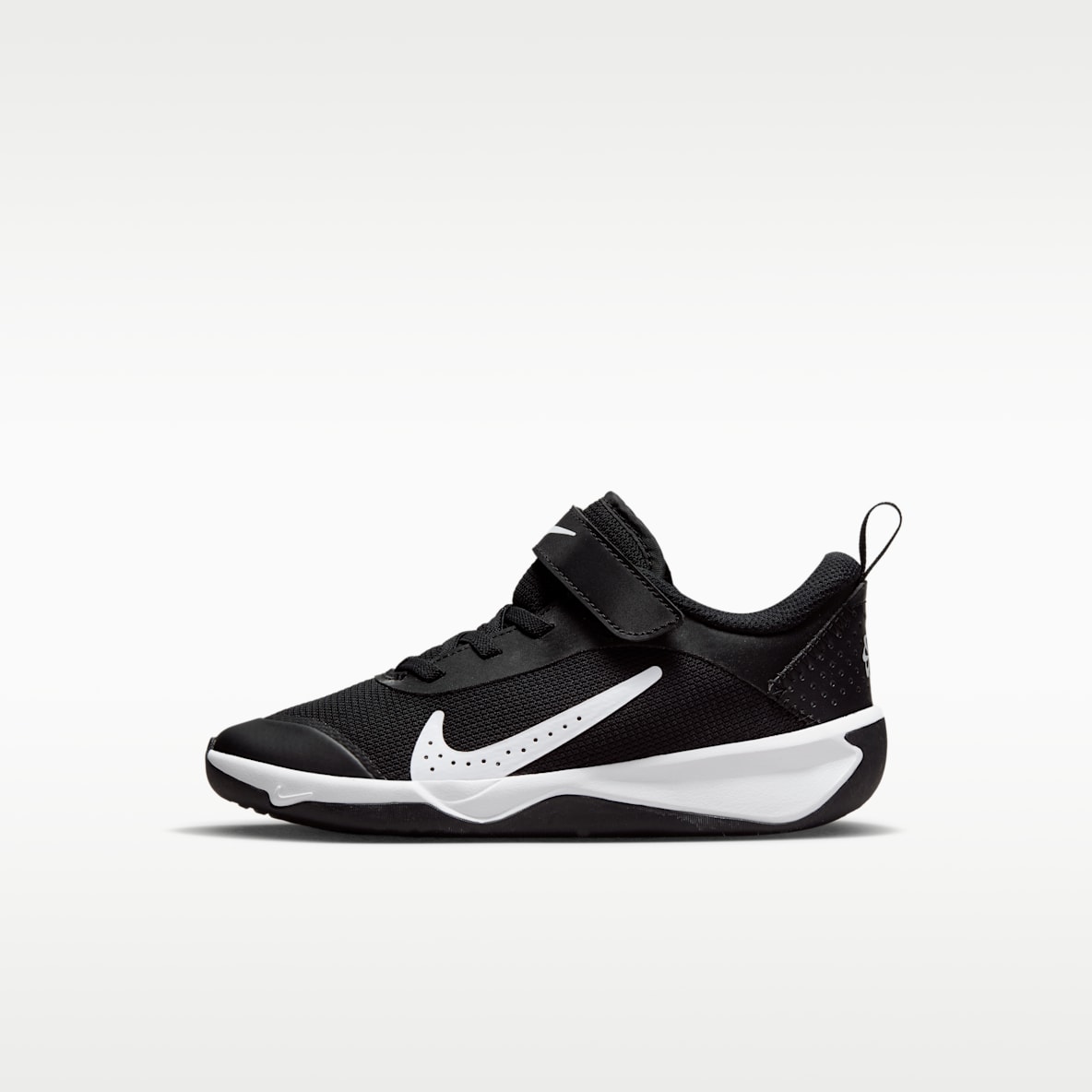 Nike Omni Multi-Court Chaussure pour jeune enfant