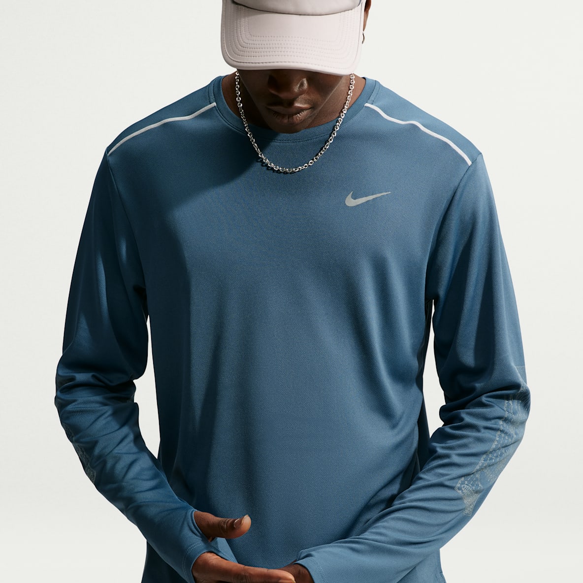 Nike Miler Dri-FIT langermet vinterklar løpeoverdel med UV-beskyttelse til herre