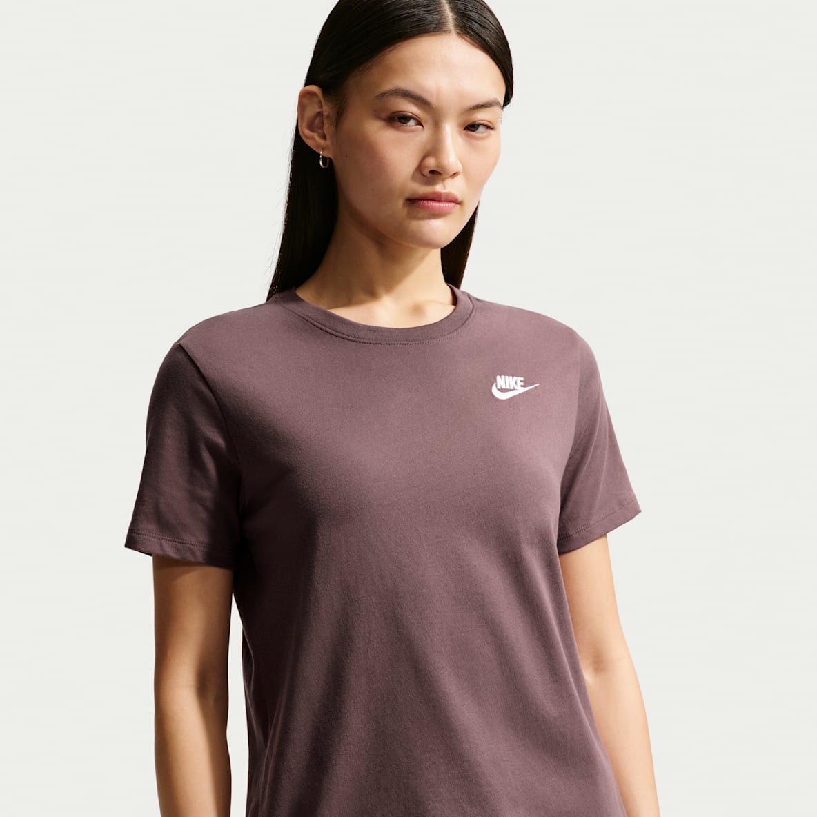 Nike Sportswear Club Essentials Tee-shirt pour femme