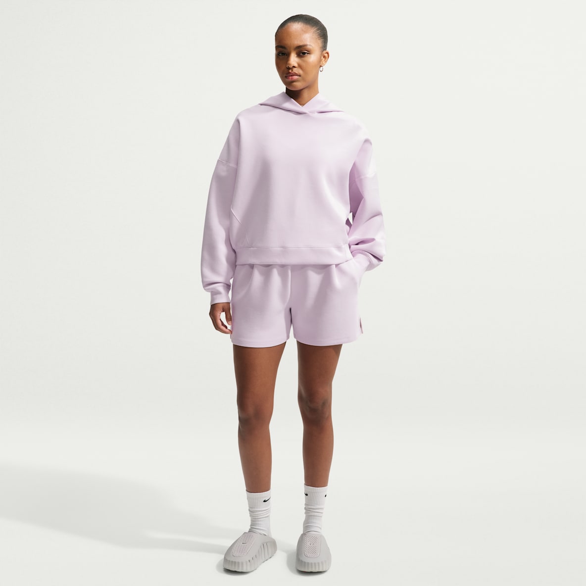 Nike 24.7 ImpossiblySoft Damskie luźne spodenki ze średnim stanem 10 cm Dri-FIT Nike 24.7
