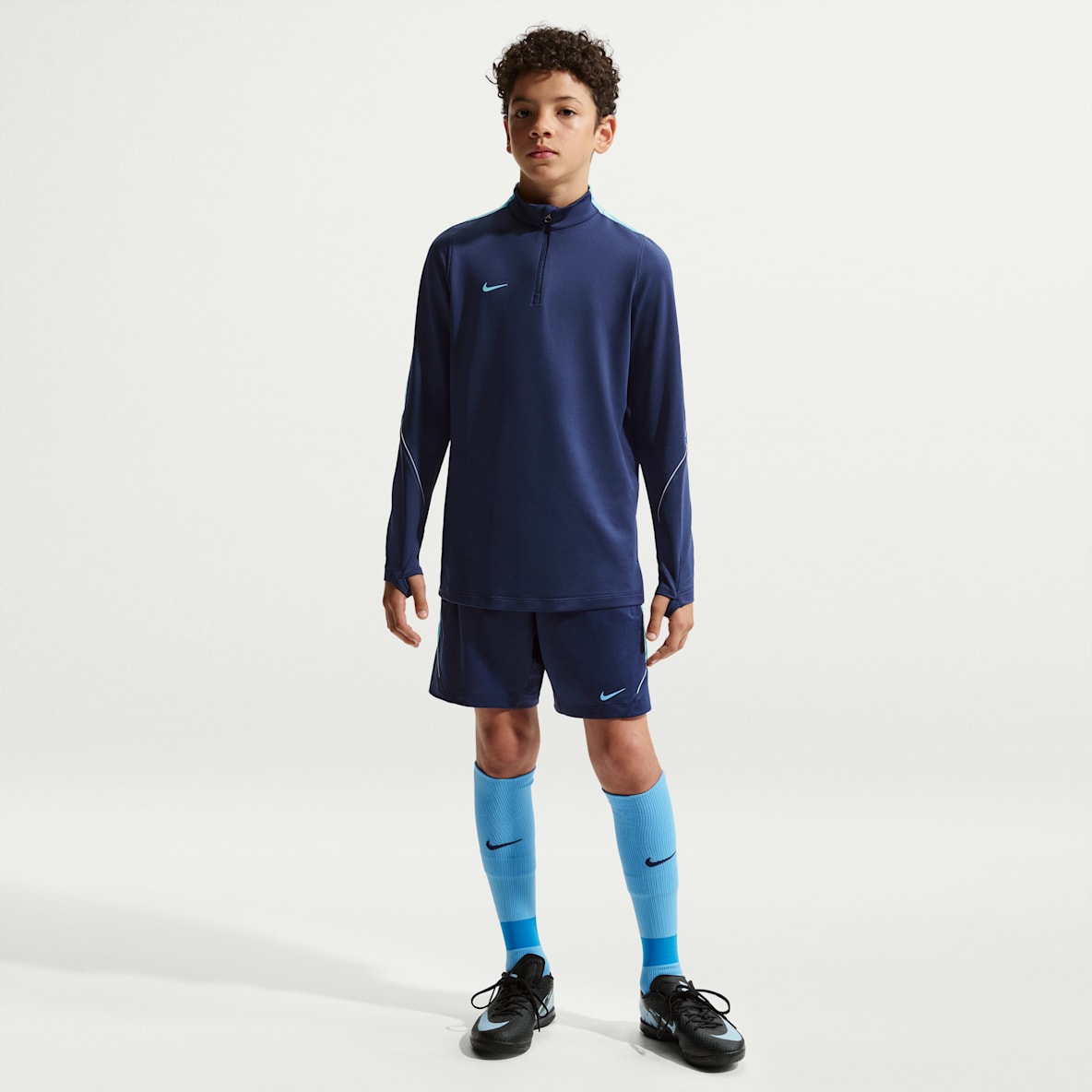 Nike Strike Older Kids' Dri-FIT Football Shorts