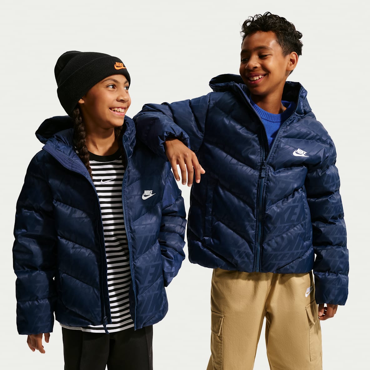 Nike Sportswear 'All Day Play' Older Kids' Therma-FIT Loose Hooded Puffer Jacket