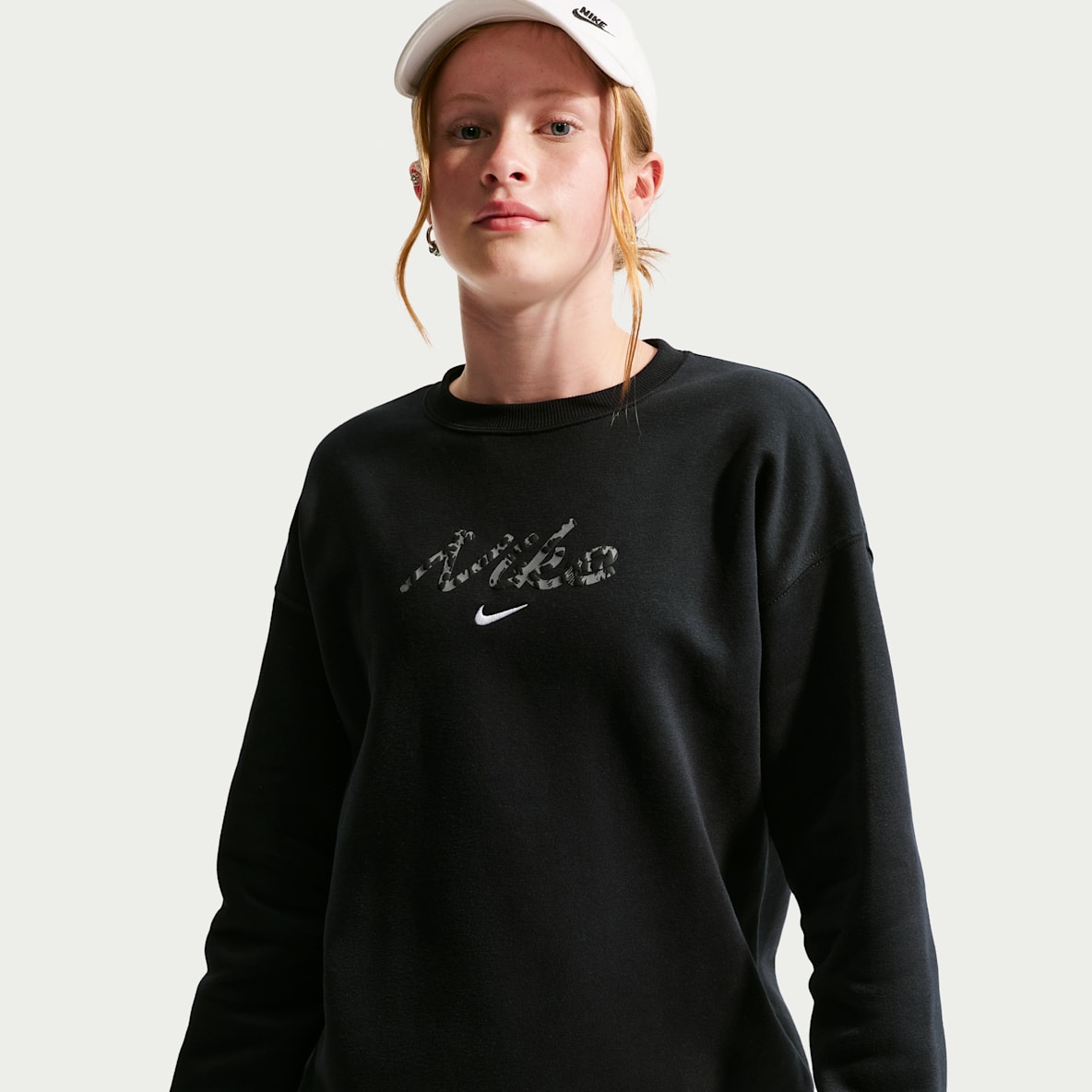 Nike Sportswear Studio Fleece Bluza z półokrągłym dekoltem o kroju oversize dla dużych dzieci (dziewcząt)