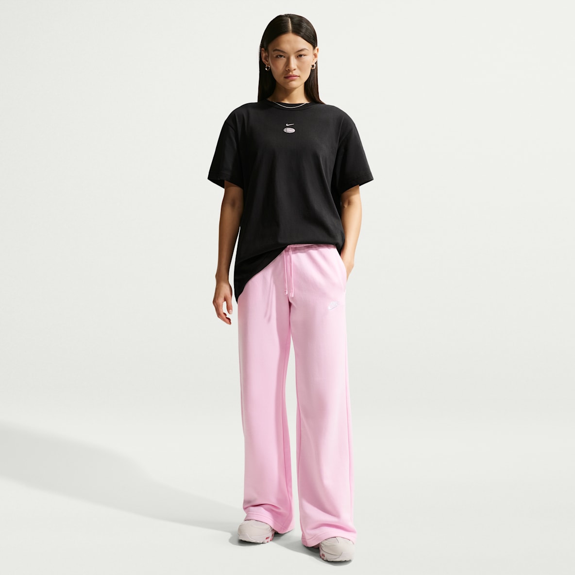 Nike Sportswear Club Fleece Women's Mid-Rise Wide-Leg Sweatpants