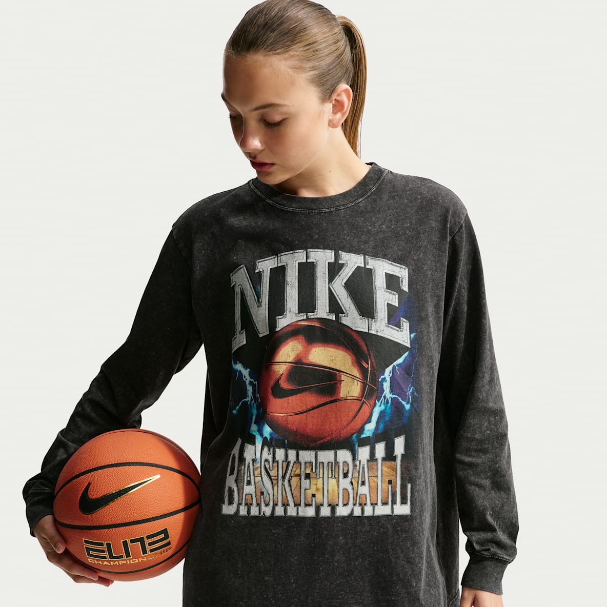 Nike Classic Women's Long-Sleeve Basketball T-Shirt