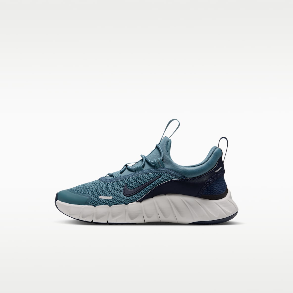 Nike Free. Nike BG