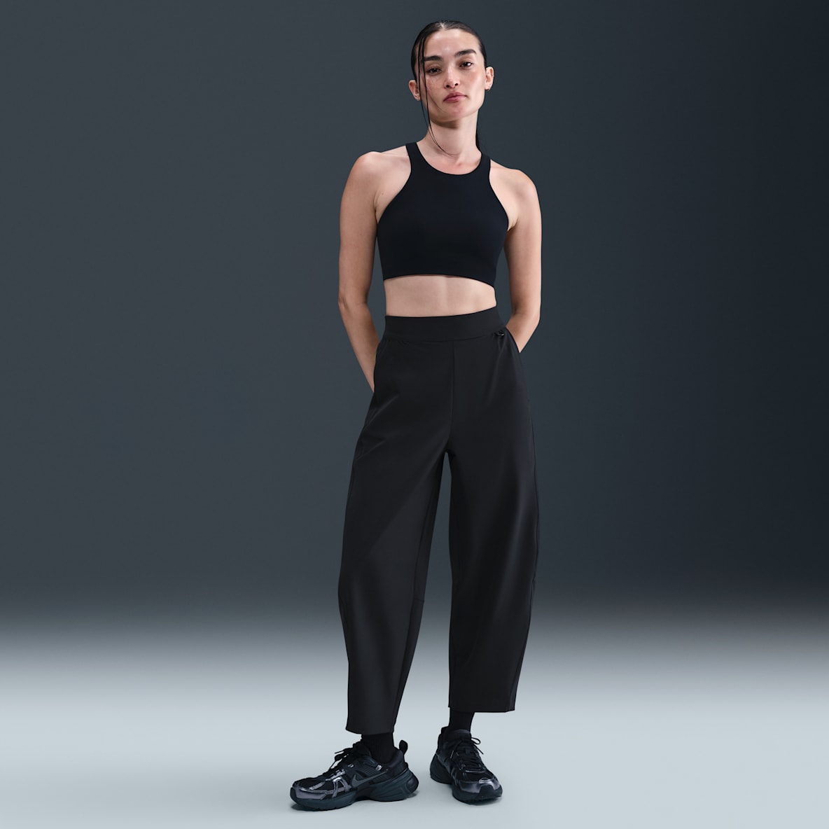 Nike 24.7 PerfectStretch กางเกงขายาวทรงบาร์เรลทรงหลวมเอวสูงผู้หญิง Dri-FIT