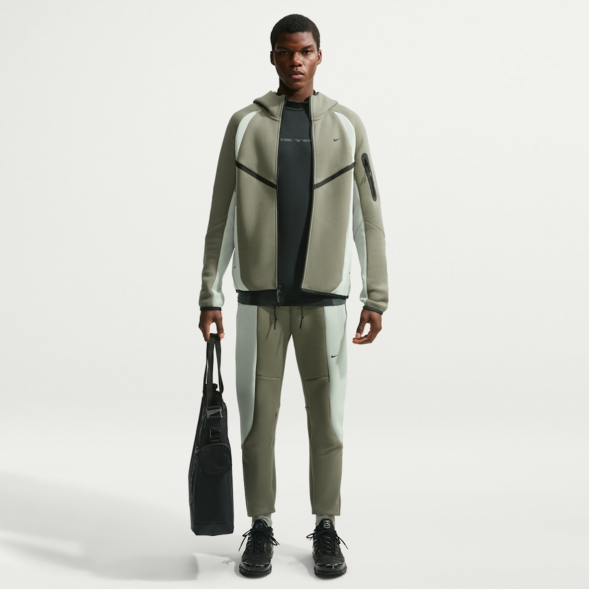 Nike Tech Men's Fleece Color-Block Joggers