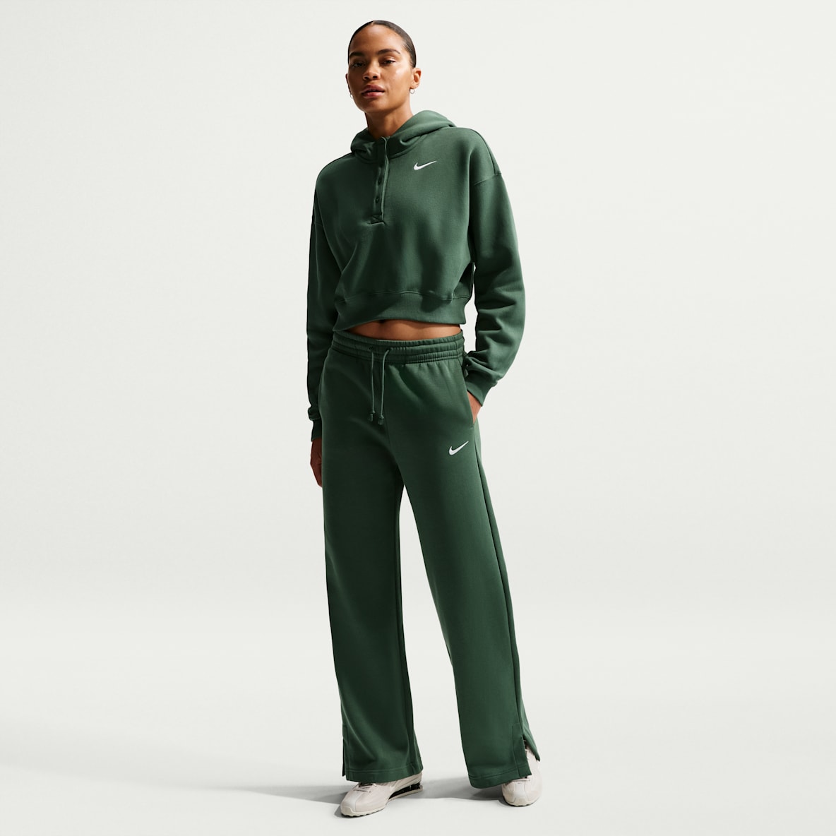 Nike Sportswear Phoenix Fleece Pants de tiro alto de pierna amplia para mujer