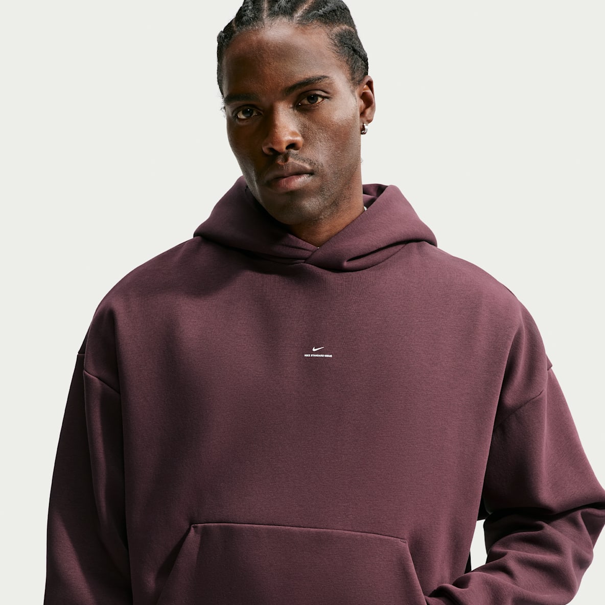 Nike Standard Issue Men's Therma-FIT Brushed Basketball Pullover Hoodie