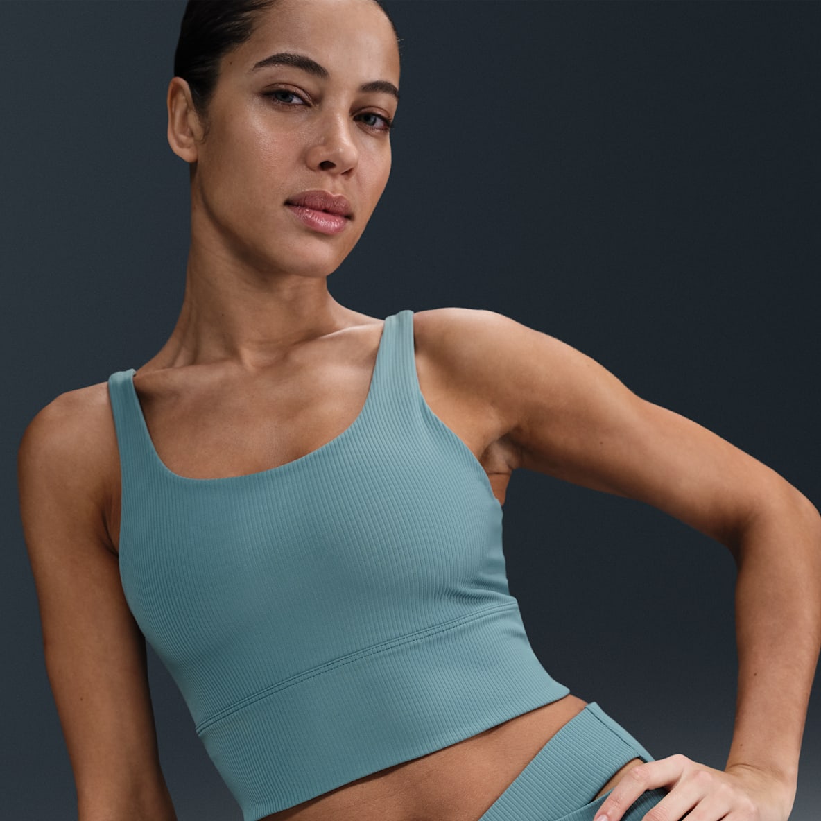 Nike Zenvy Rib Bra deportivo de baja sujeción de talle largo con almohadillas para mujer
