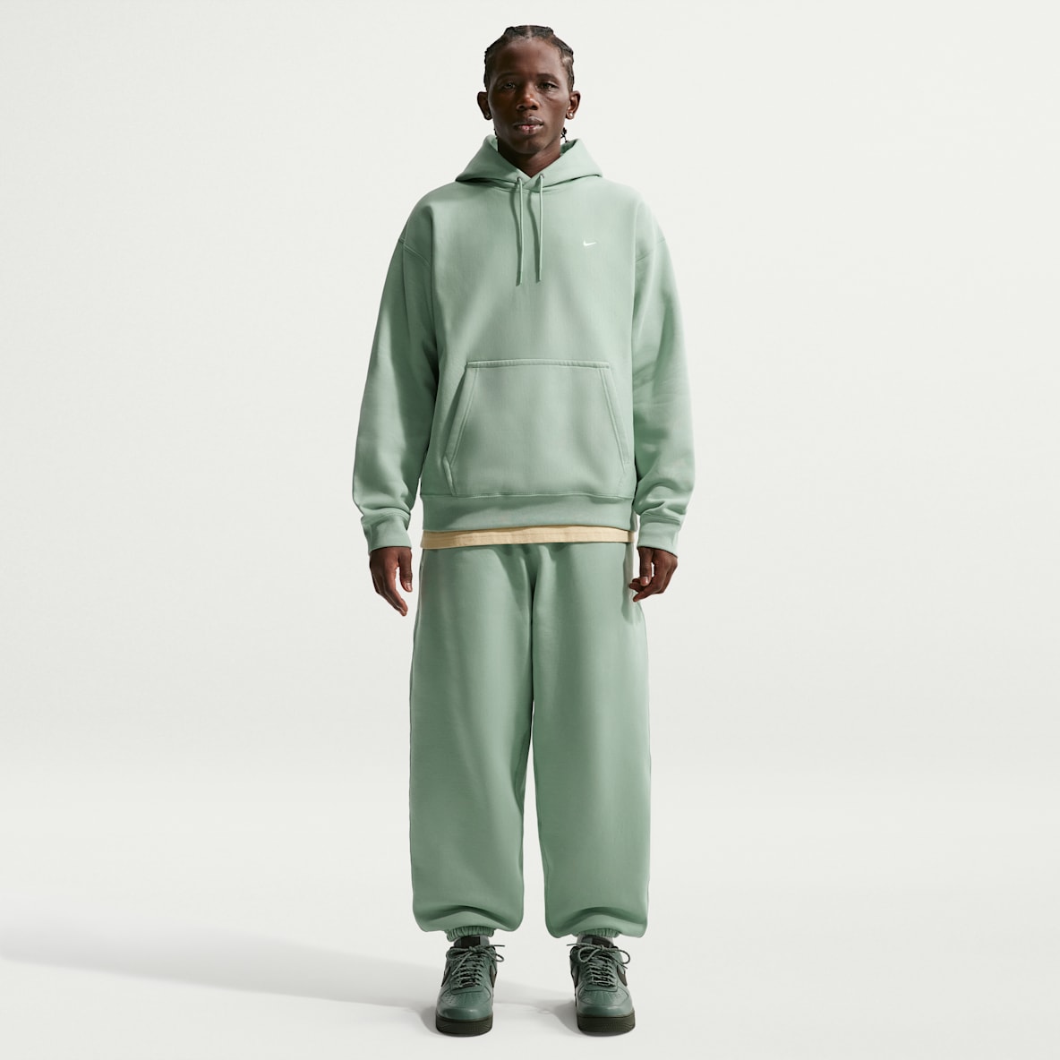 Nike Solo Swoosh Men's Cuffed Fleece Trousers