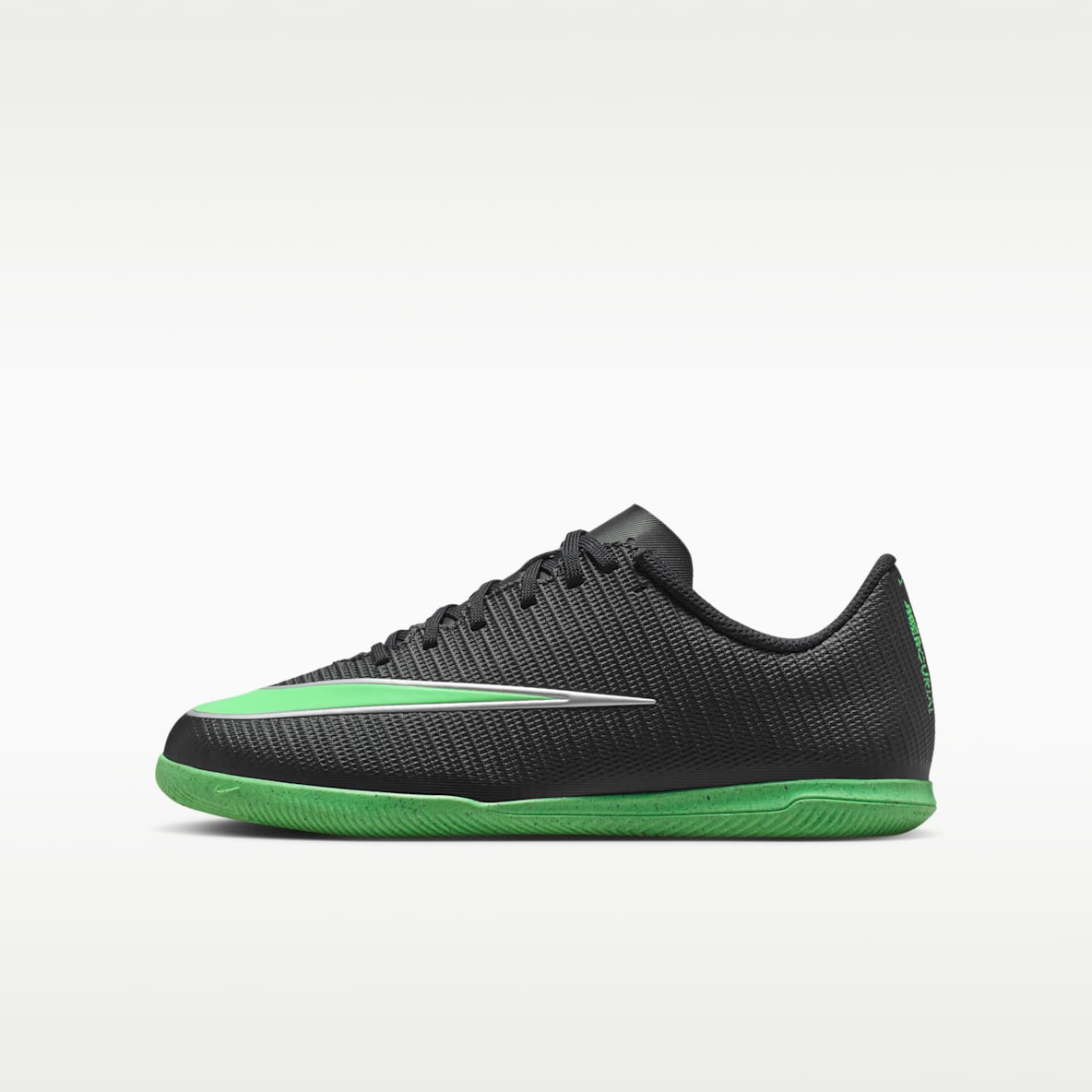 Nike Jr. Mercurial Vapor 17 Club Big Kids' Indoor/Court Low-Top Soccer Shoes