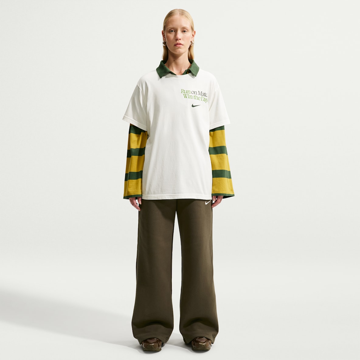 Nike Studio Fleece Medium Weight Women's Mid-Rise Wide-Leg Pants