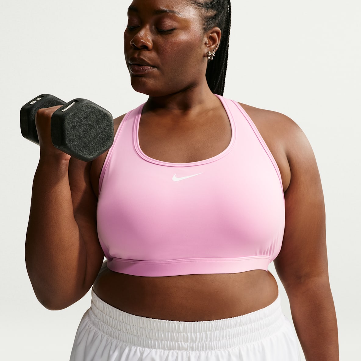 Nike Swoosh Sport-bh met vulling en medium ondersteuning (Plus Size)