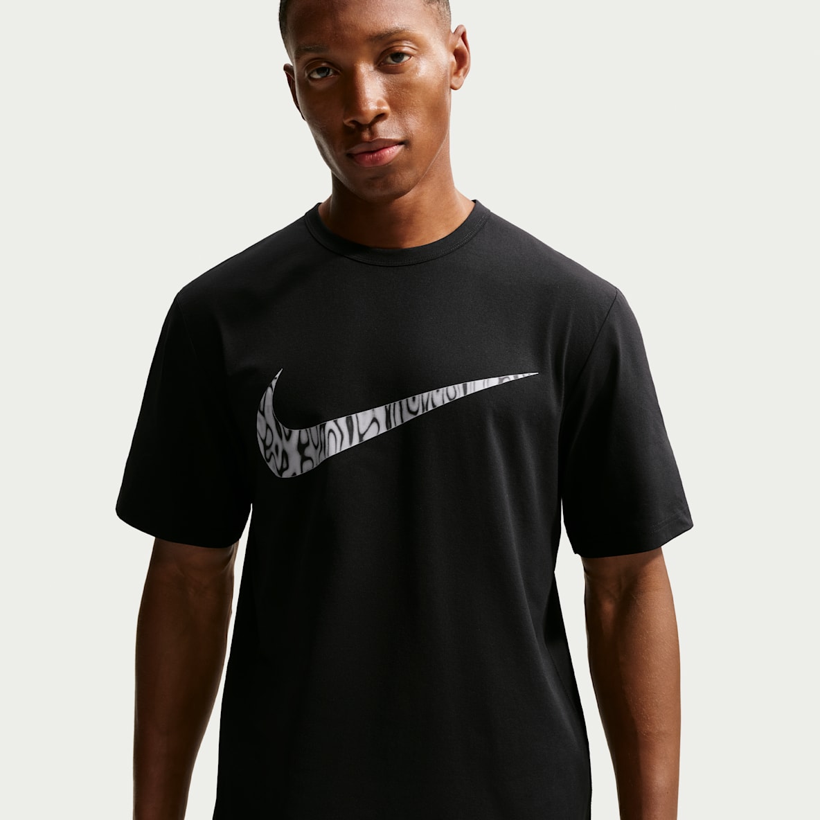 Nike Hyverse Playera de entrenamiento Dri-FIT con protección contra los rayos UV para hombre