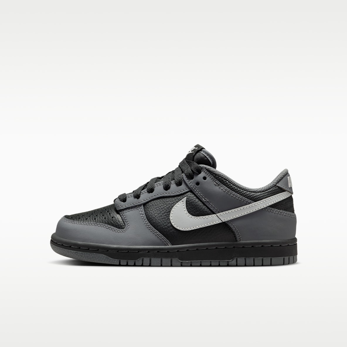 Nike Dunk Low Older Kids' (Boys') Shoes