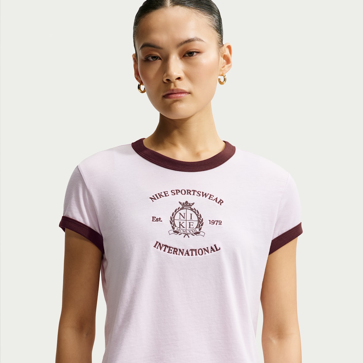 ナイキ スポーツウェア ウィメンズ リンガー Tシャツ