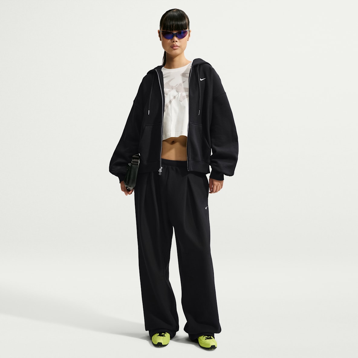 Nike Studio Fleece Heavyweight Pants plisados de tiro alto oversized con dobladillo abierto para mujer