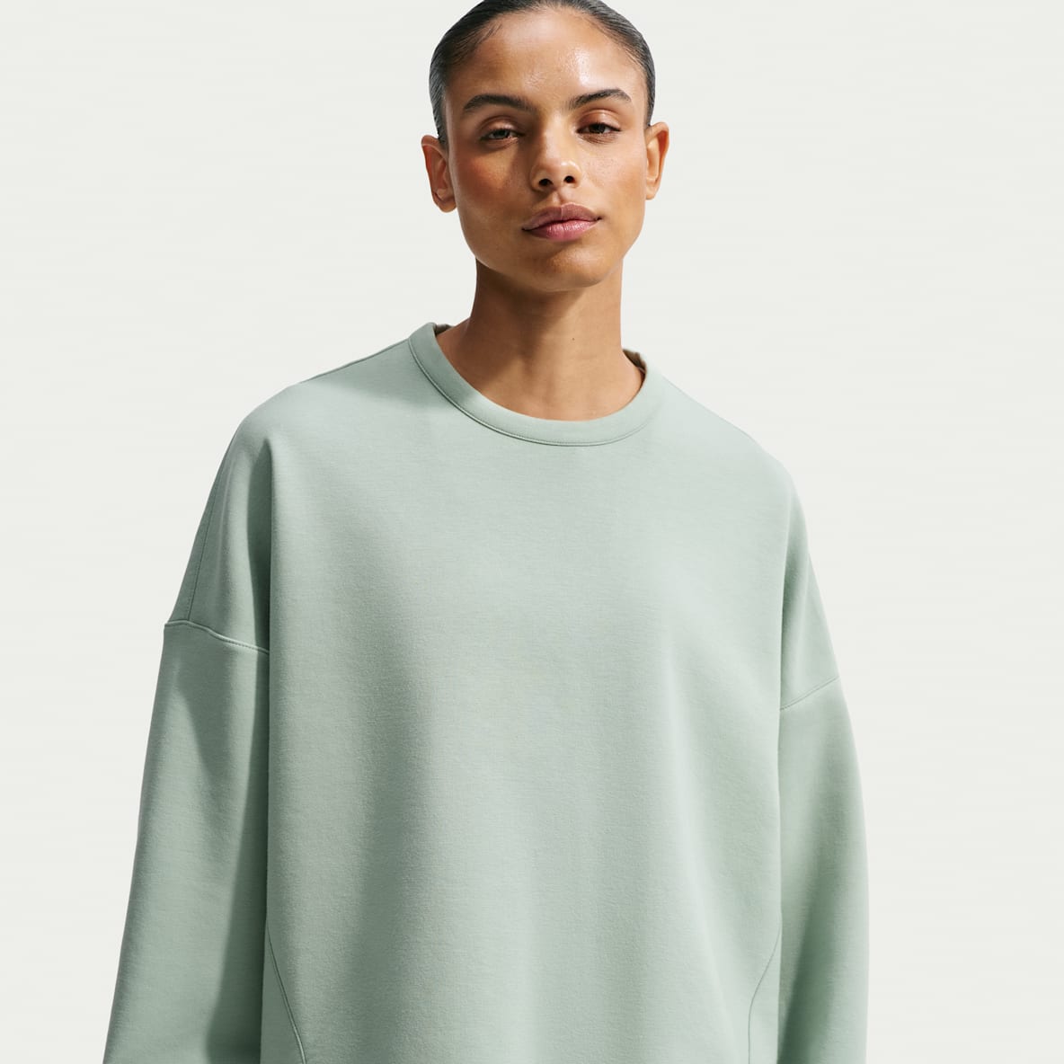 Nike 24.7 ImpossiblySoft Haut oversize à col ras-du-cou Dri-FIT pour femme