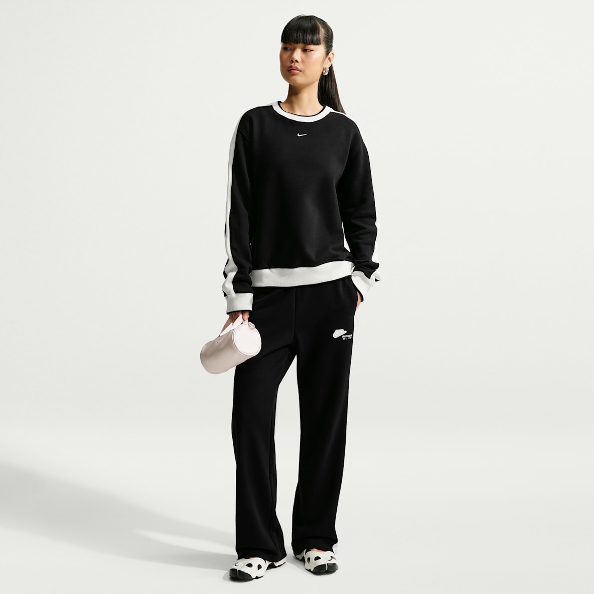 Shorts Nike Studio de tejido Fleece ligero "French Terry" Pants deportivos de tiro medio para mujer