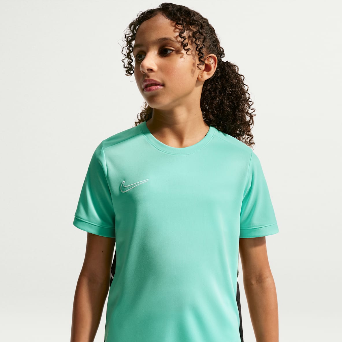 Nike Academy Older Kids' Dri-FIT Football Top