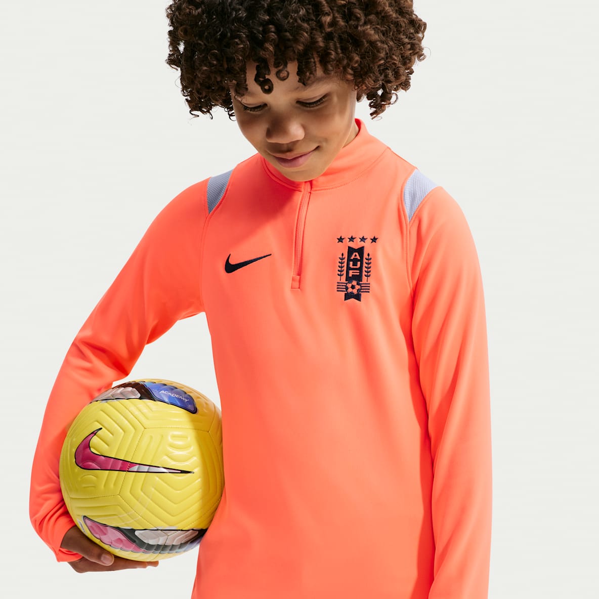 Uruguay Academy Pro Playera de entrenamiento de fútbol de tejido Knit Nike Dri-FIT para niños talla grande
