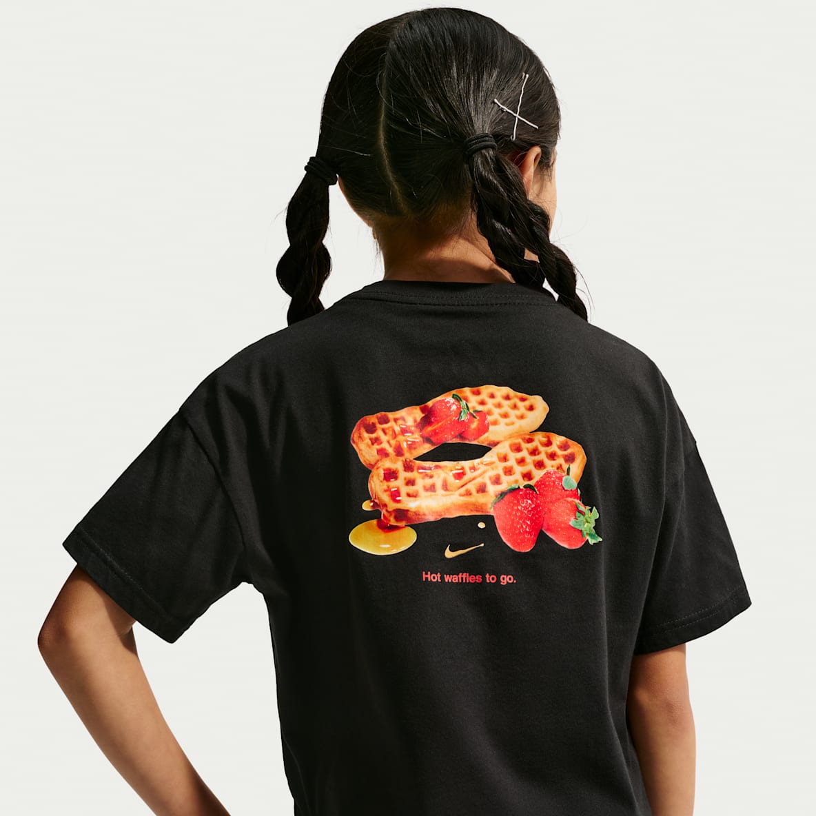Nike Sportswear Big Kids' (Girls') T-Shirt