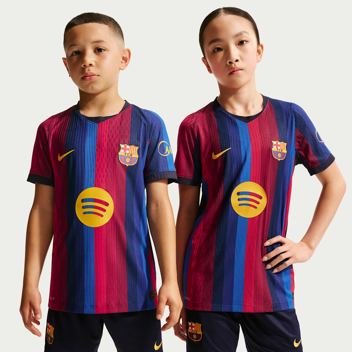 FC Barcelona 2026/27 Match hazai Nike Aero-FIT autentikus futballmez nagyobb gyerekeknek
