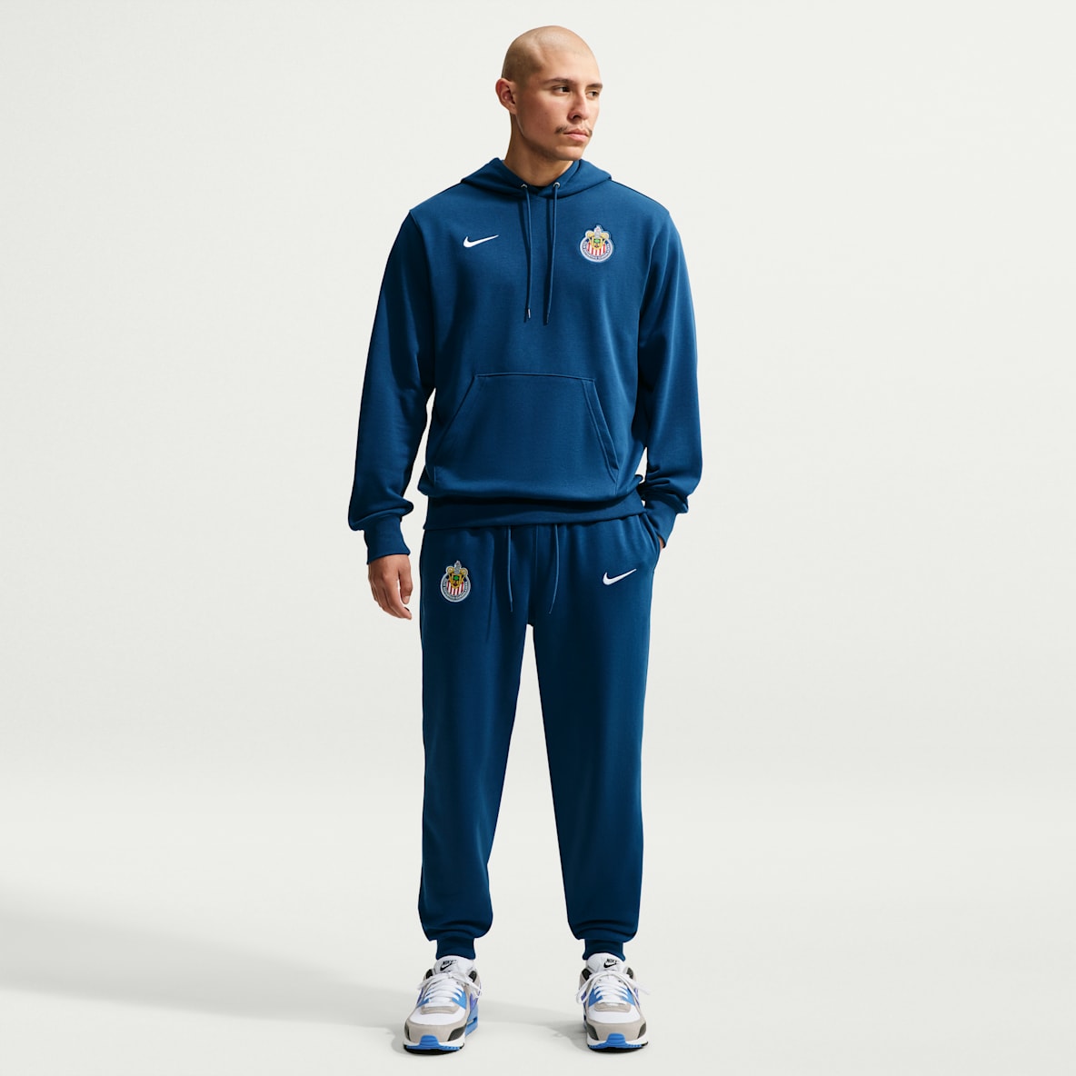 Chivas Club Joggers de futbol Nike de French Terry para hombre