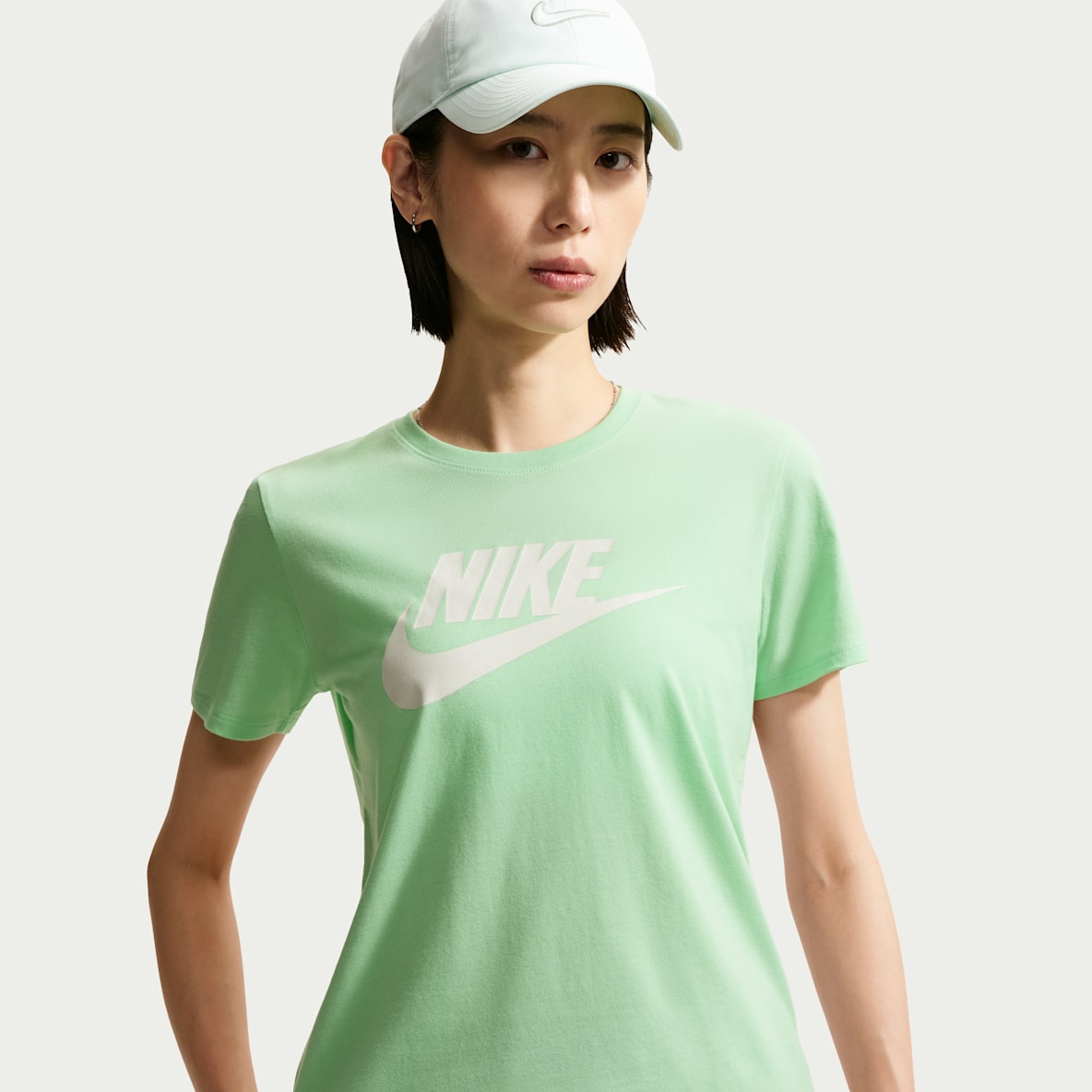 Nike Sportswear Essentials Women's Logo T-Shirt